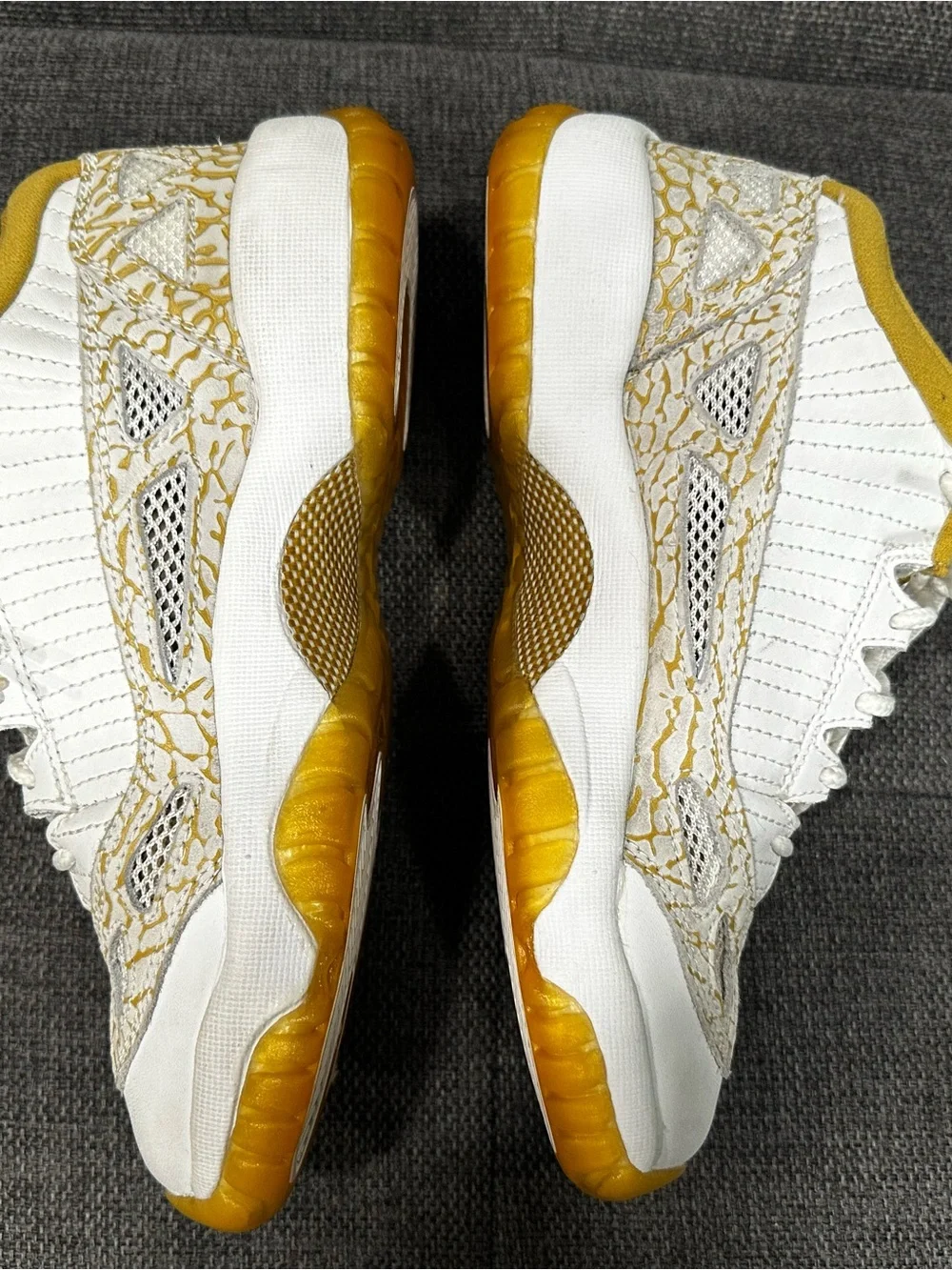 Jordan Retro Classic Boys Size 5  White and Yellow Low-Top Sneakers
